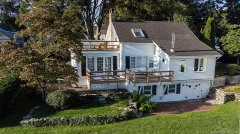 33 Main St, Essex, CT 06426