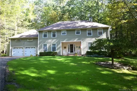 5 Waramaug Ln, New Milford, CT 06776