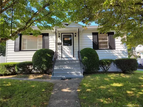 160 Russell St, Waterbury, CT 06708