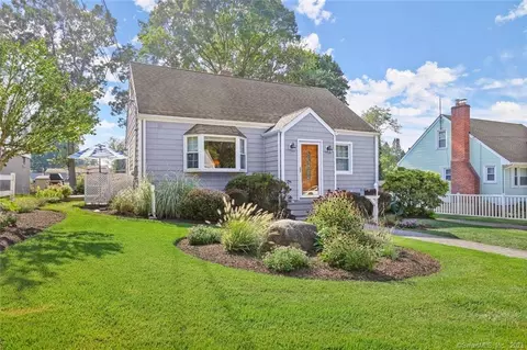 26 Hemlock Dr, Milford, CT 06461