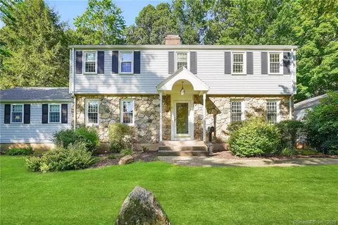 41 Orchard Hill Dr, South Windsor, CT 06074
