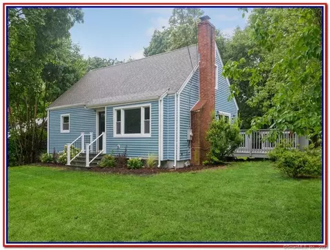 176 Grove Ave, Groton, CT 06340