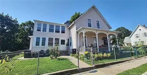16 13th St, Norwich, CT 06360