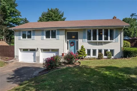 86 Tumble Brook Dr, Vernon, CT 06066