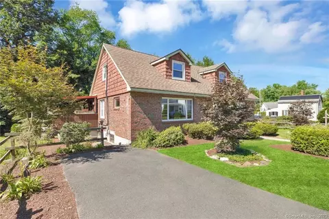 19 Cedar St, Enfield, CT 06082
