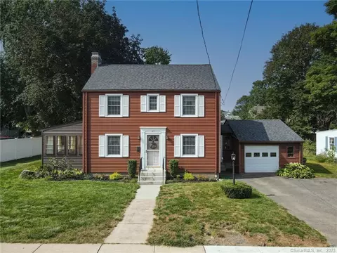 47 Alexander St, Manchester, CT 06040
