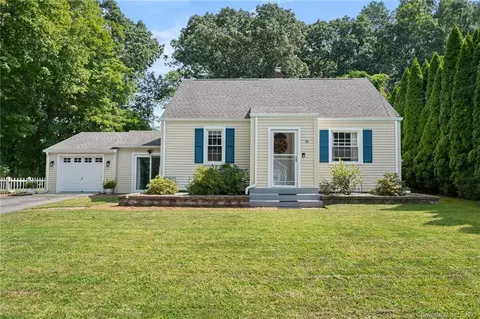 16 East Ave, Norwich, CT 06360