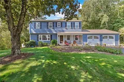 7 Misty Vale Rd, Newtown, CT 06482