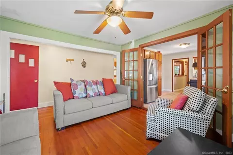 336 Vauxhall St, New London, CT 06320