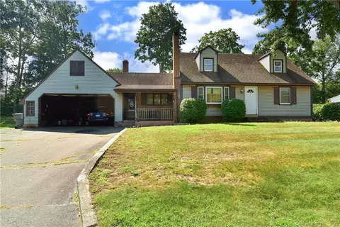 18 Sun St, Enfield, CT 06082