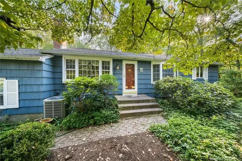 99 Old Meadow Plain Rd, Simsbury, CT 06089