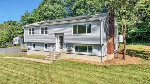 20 Fieldstone Rd, Waterbury, CT 06704