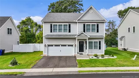 12 Hillcrest Dr, Southington, CT 06489