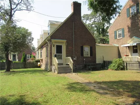 367 Iranistan Ave, Bridgeport, CT 06604