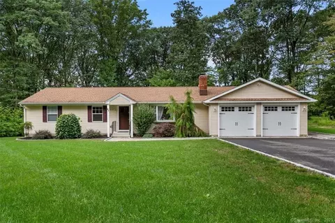 43 Osborn Ln, Monroe, CT 06468