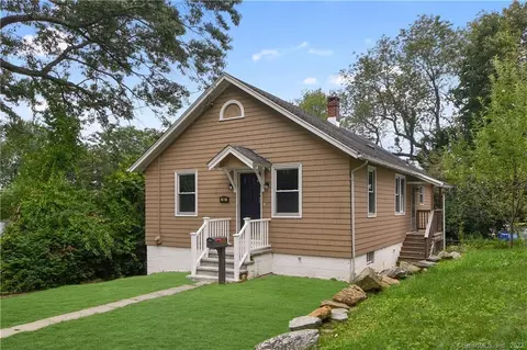 92 White St, Waterbury, CT 06710
