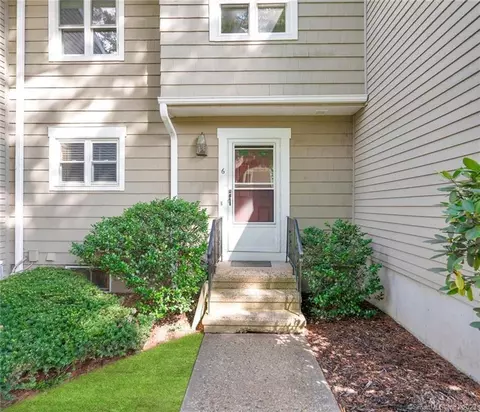 6 Lakeview Dr #6, Southington, CT 06489