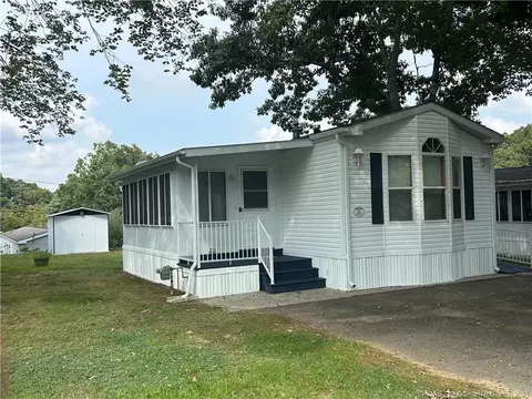 136 Hunters Rd #80, Norwich, CT 06360