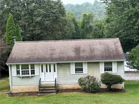 16 Dean Rd, New Milford, CT 06776