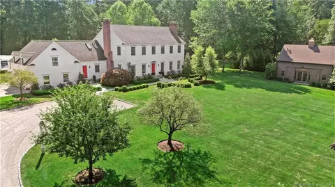 212 Coventry Ln, Fairfield, CT 06824