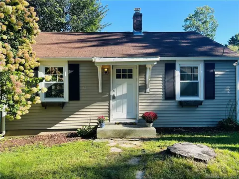32 Juniper Dr, Coventry, CT 06238