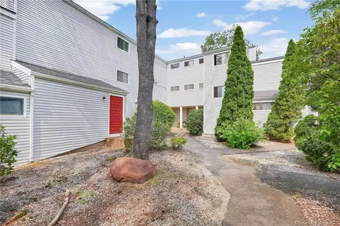 655 Talcottville Rd #195, Vernon, CT 06066