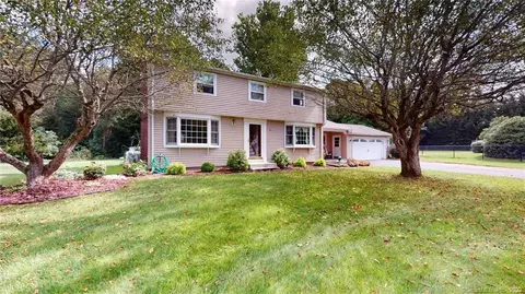 6 Hummingbird Ln, Enfield, CT 06082