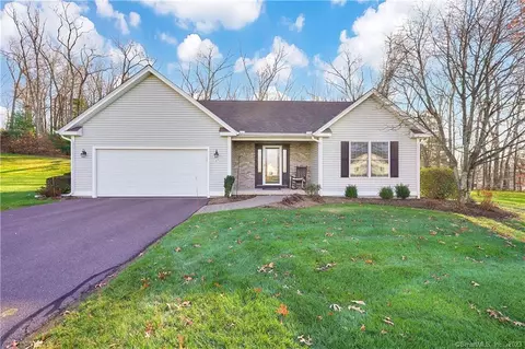 17 Shepard Ln #17, Enfield, CT 06082
