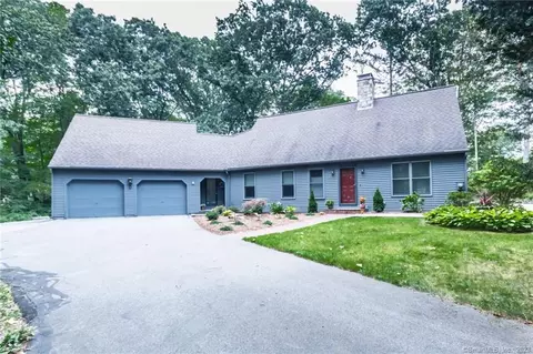 19 Hickory Hill Dr, Chester, CT 06412