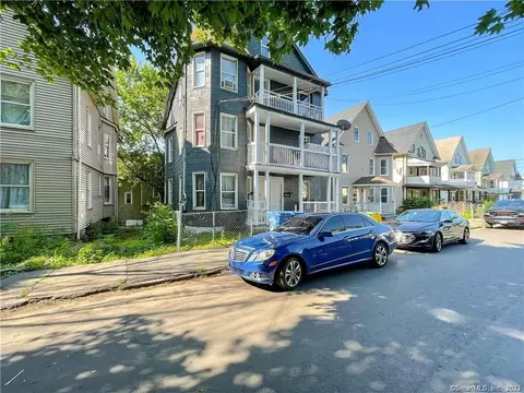 7 Ridgewood St, Waterbury, CT 06710