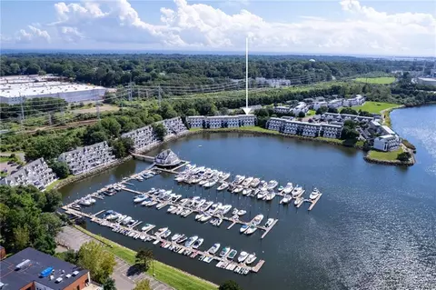 527 Popes Island Rd #527, Milford, CT 06461