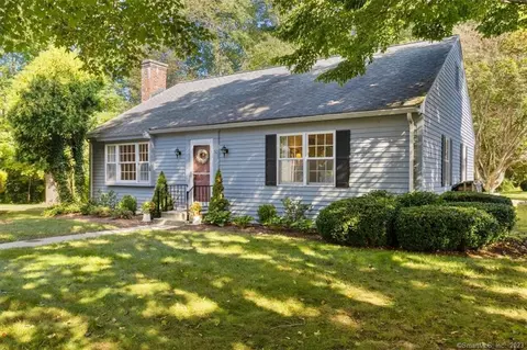 30 Hampshire Rd #30, Madison, CT 06443