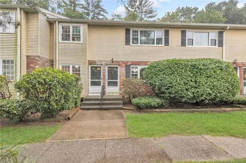 H5 Bradley Circle, Enfield, CT 06082
