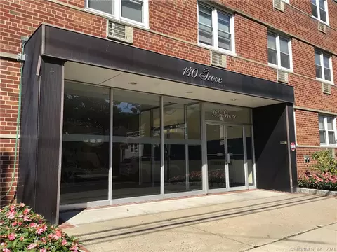 140 Grove St #3H, Stamford, CT 06901