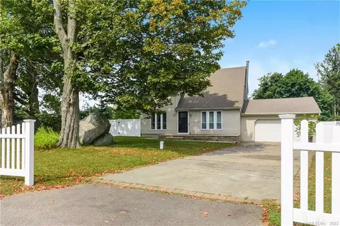 3 Chandler Dr, Prospect, CT 06712