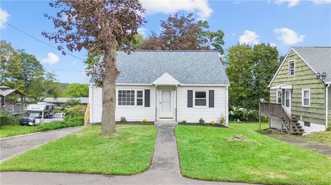 26 Clearview Ave, Meriden, CT 06450