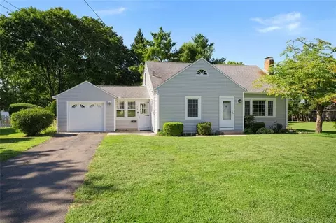 419 Field St, Naugatuck, CT 06770