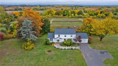 544 N Grand St, Suffield, CT 06093