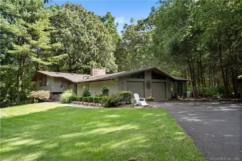 41 Jericho Dr, Old Lyme, CT 06371