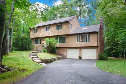 124 Old Canal Way, Weatogue, CT 06089