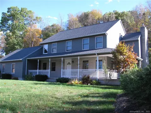 28 Rustlewood Dr, Southington, CT 06489