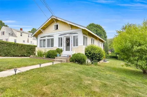 2 Jennie St, New London, CT 06320