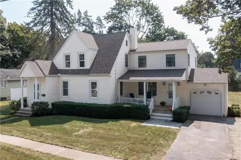 38 Coulter St, Old Saybrook, CT 06475