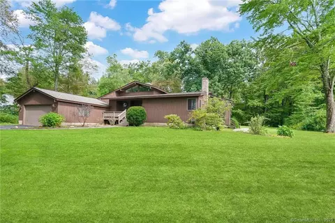 41 Stony Brook Dr, Marlborough, CT 06447