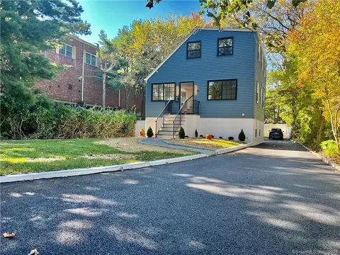 5 Lufberry Ln, Norwalk, CT 06851