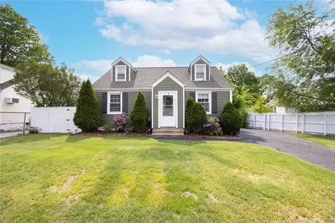 35 Guilford Ct, East Haven, CT 06512