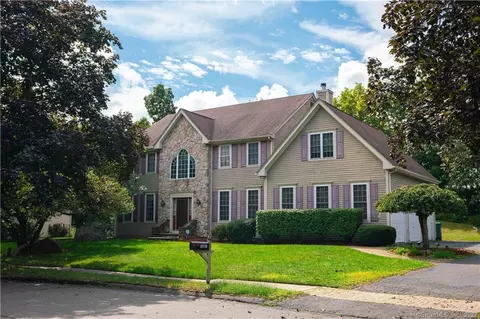 317 Blake Cir, Hamden, CT 06517