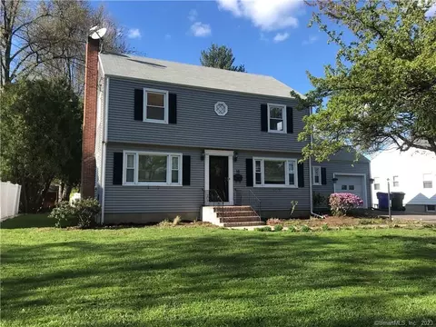10 Huron Dr, West Hartford, CT 06117