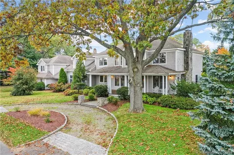 20 Covlee Dr, Westport, CT 06880