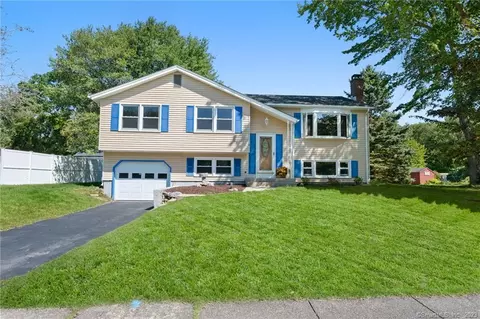 274 Judson Ave, Groton, CT 06355
